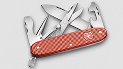 VICTORINOX PIONEER X ALOX EDICION LIMITADA 2025 ROJO PIEDRA